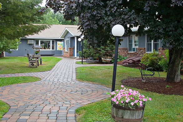 Image of Belaire Center (1)