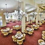 Ashton Gardens Gracious Retirement Living Hawthorn Senior Living Community in Portland, Maine dining room