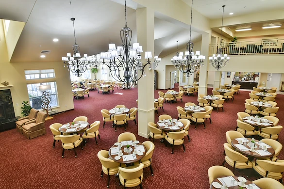 Ashton Gardens Gracious Retirement Living Hawthorn Senior Living Community in Portland, Maine dining room