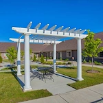 Charter Senior Living of Bay City outdoor space