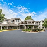 Image of Holiday Redbud Hills (1)