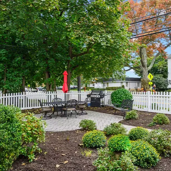 Image of Fox Trail Memory Care Living Lake Street (5)