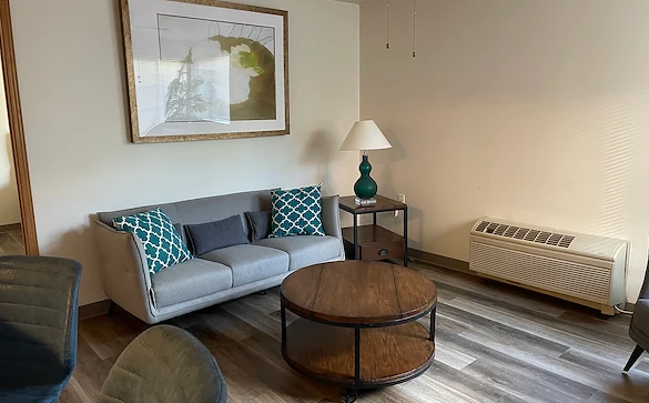 Sugar Creek Apartments independent senior living in Waukee, Iowa apartment living room