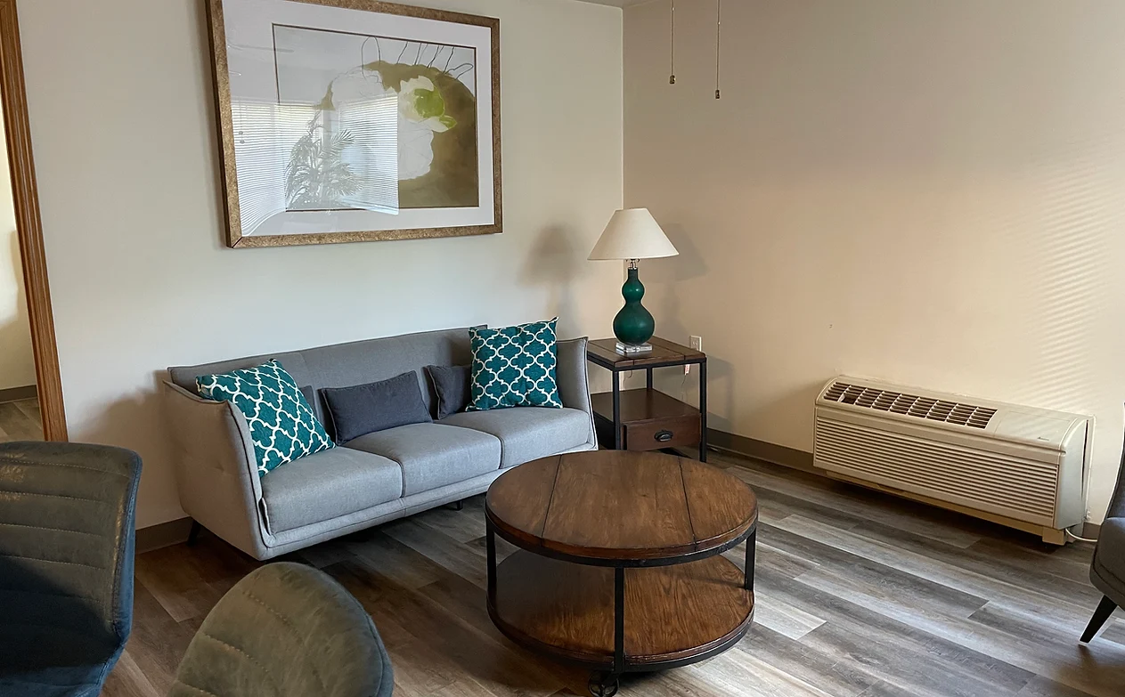 Sugar Creek Apartments independent senior living in Waukee, Iowa apartment living room