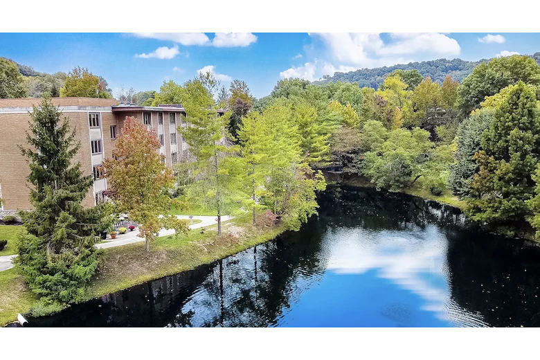 Image of Hill View Retirement Center (1)