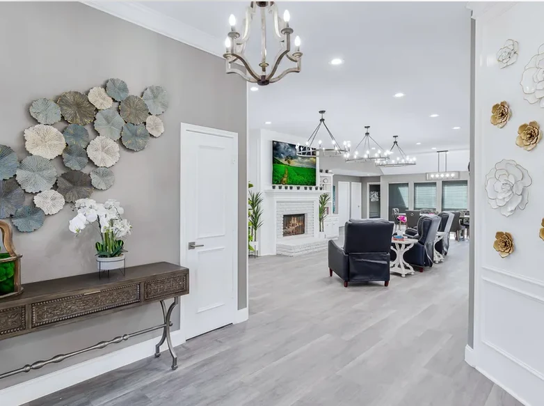 Image of Silver Leaf Allen (3)