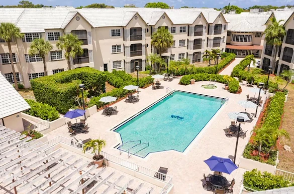 Image of Veranda Club (2)