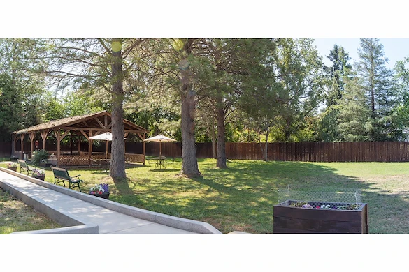 Image of Redwood Cove Healthcare Center (2)