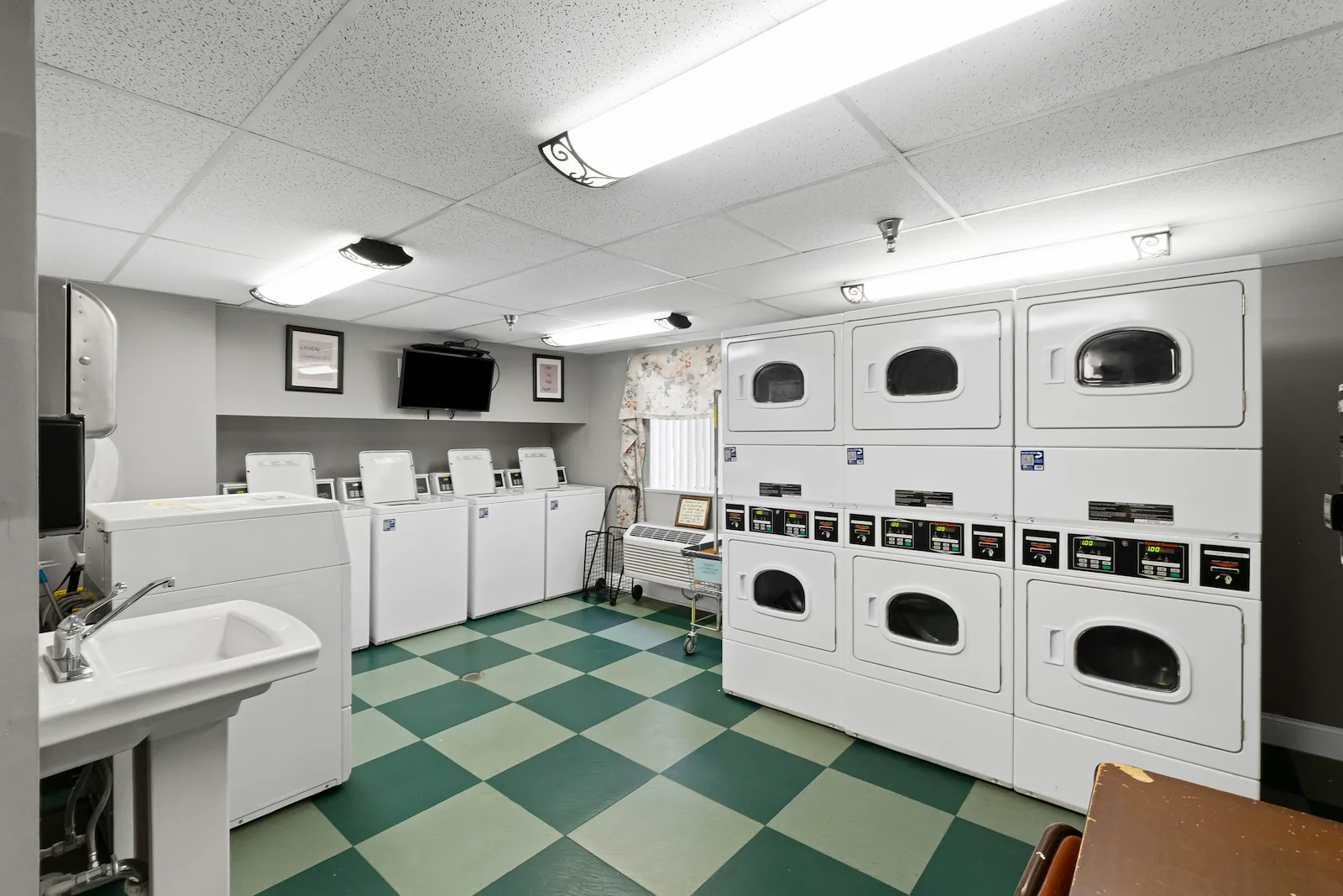 Image of Colbert Square (3)