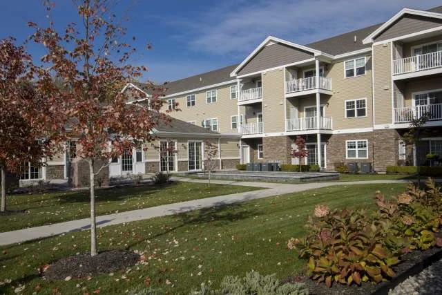 Image of Summit at Glenwyck (1)