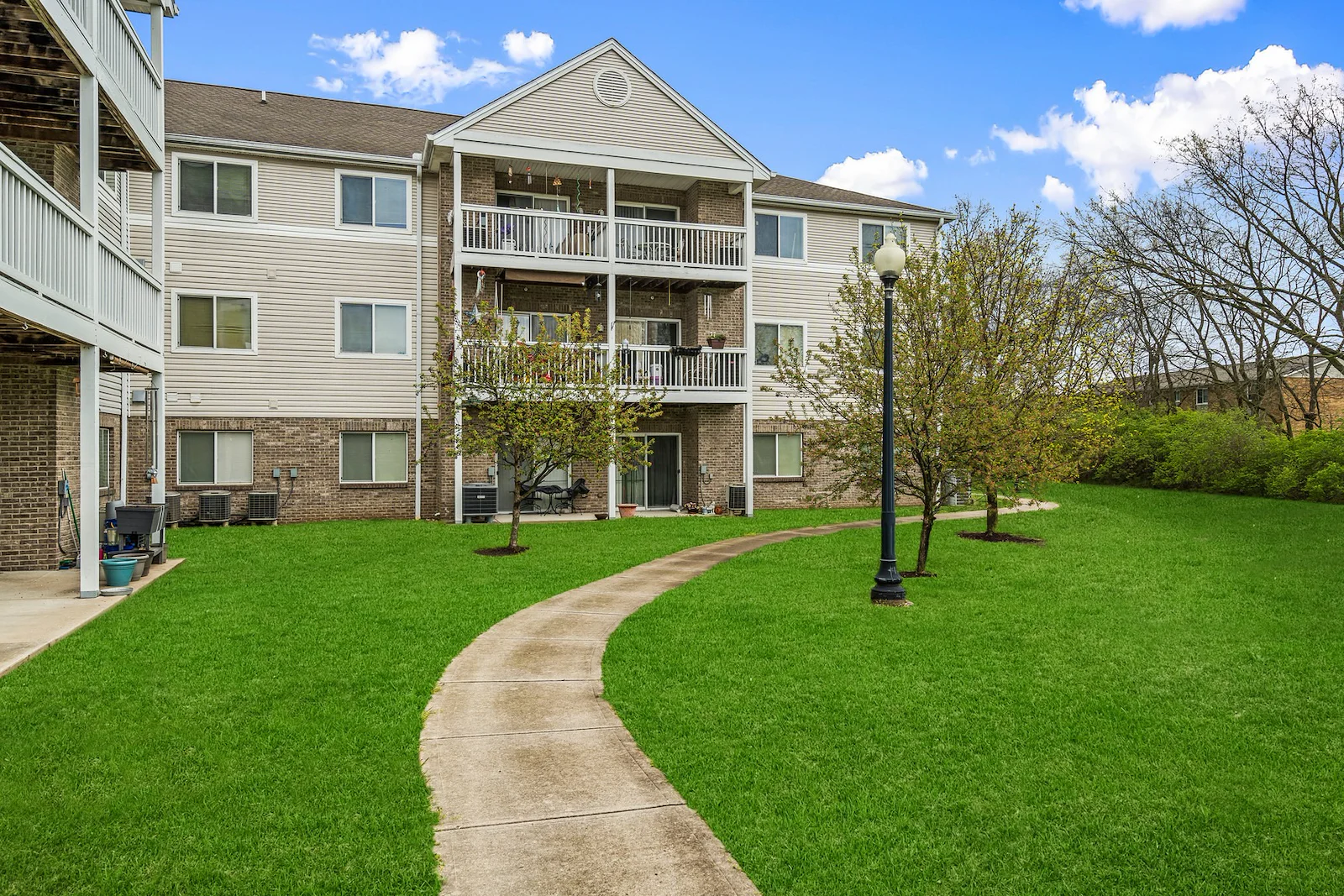 Image of Pheasant Run Senior (10)