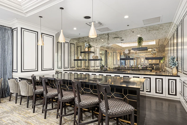 The Ivy at Wellington Laguna Woods, CA bar