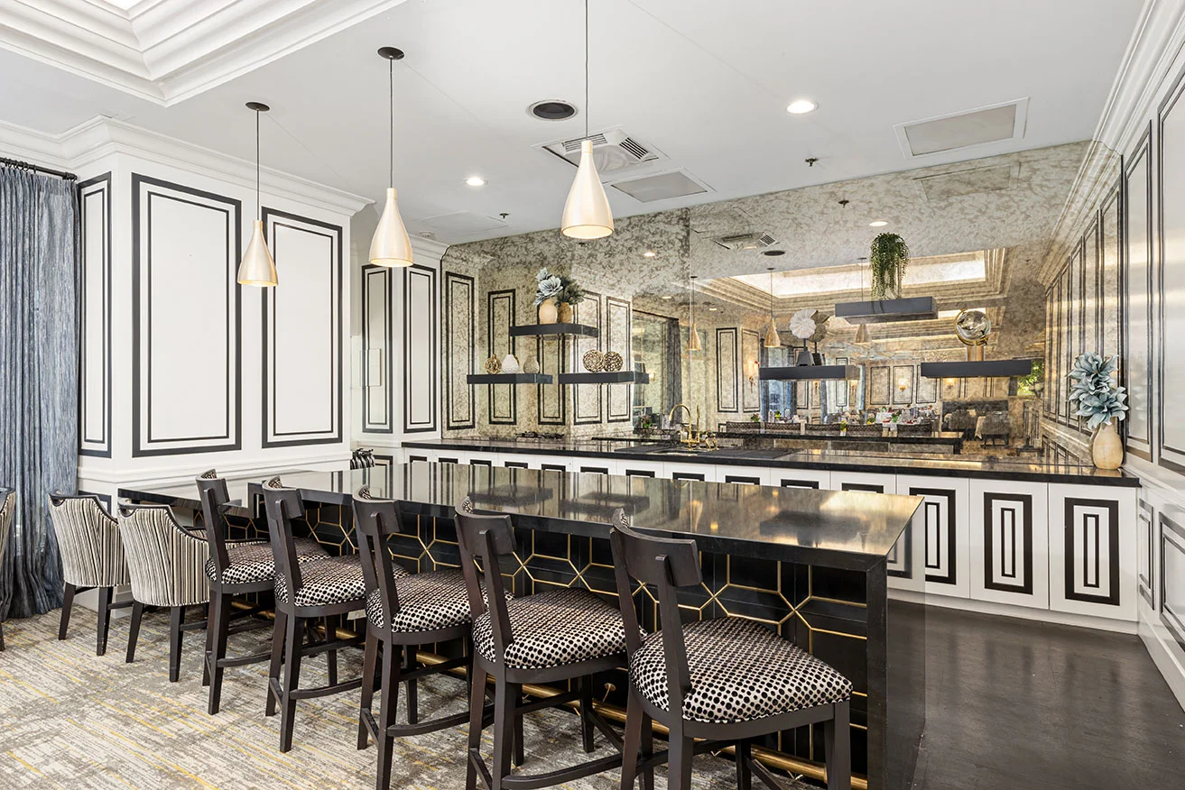 The Ivy at Wellington Laguna Woods, CA bar