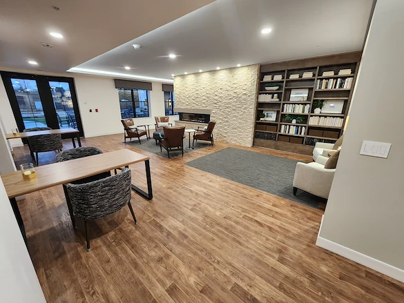 Image of Azura of Verona (3)