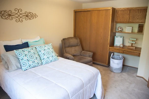 Image of Cap Sante Court Community (9)