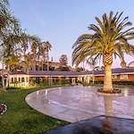 Image of University Care Center (1)