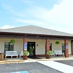 Image of Laurels Of New London (2)