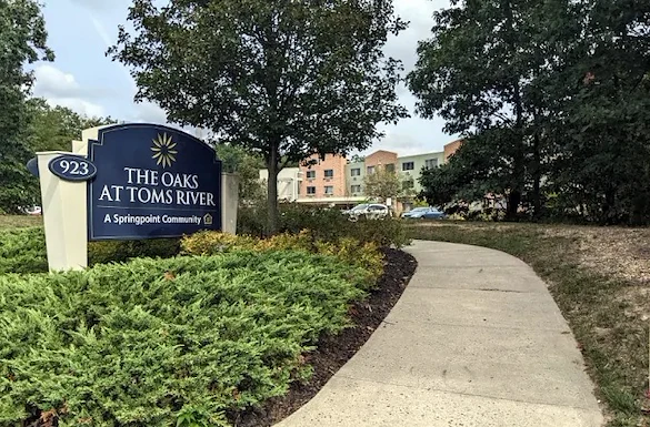 Image of The Oaks at Toms River (5)