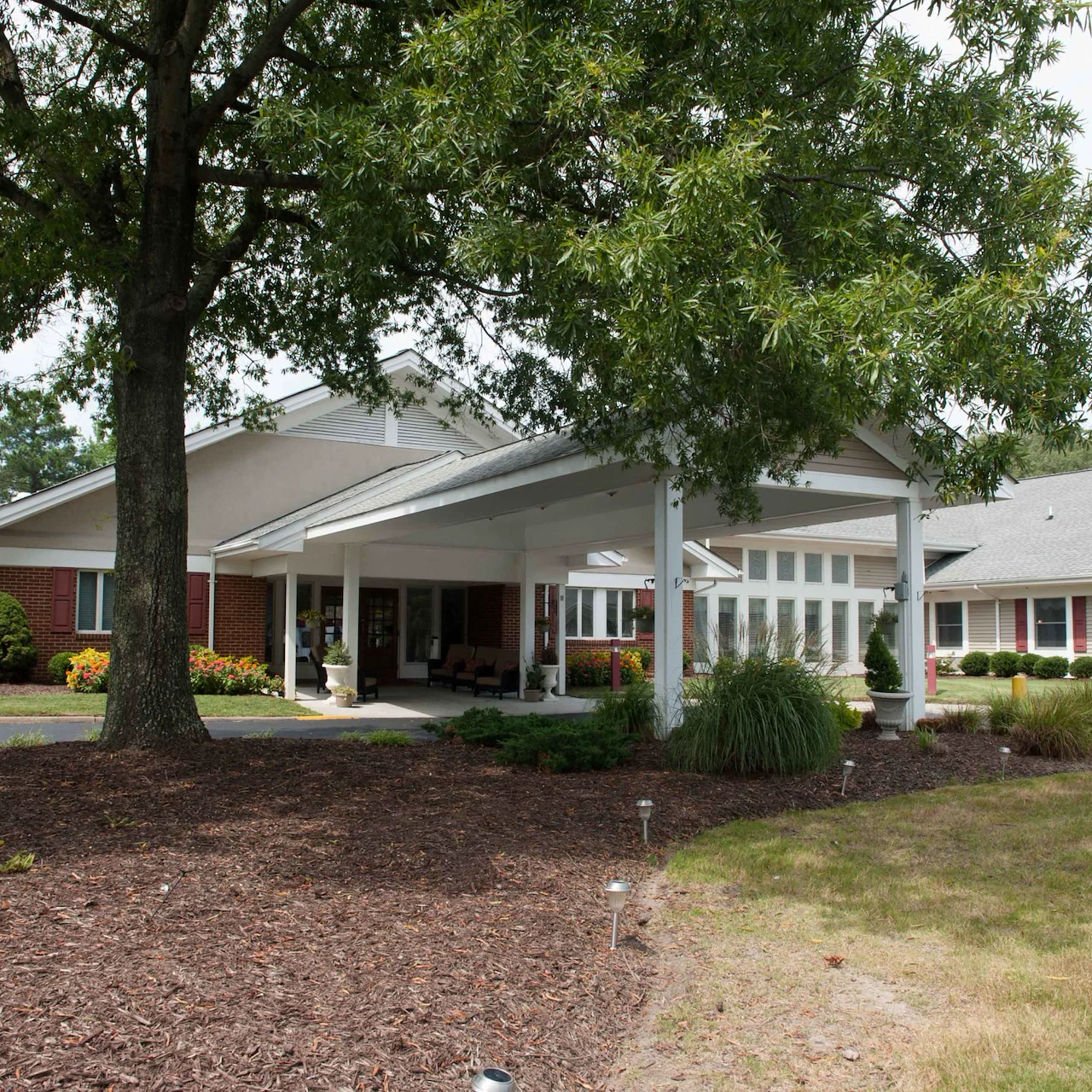 Image of Commonwealth Senior Living at Churchland House (2)