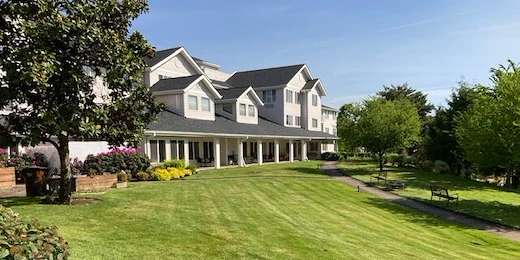 Somerset Lodge Gracious Retirement Living Hawthorn Senior Independent Living in Gladstone, Oregon rear exterior