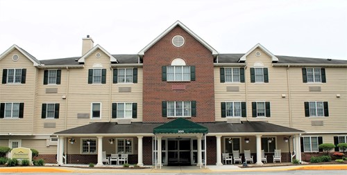 Image of Paramount Senior Living at Newark (1)