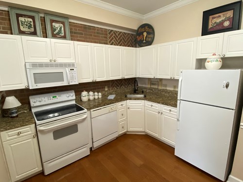 Image of Avia Senior Living Center (4)