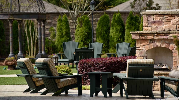 Image of Garden Plaza of Greenbriar Cove (3)