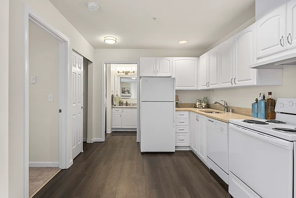 Chateau Pacific Lynnwood, WA, apartment kitchen