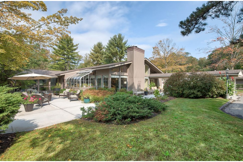 Image of The Country House in Westchester (1)