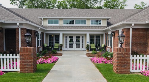 country-place-senior-living-in-greenville---memory-care-image-1