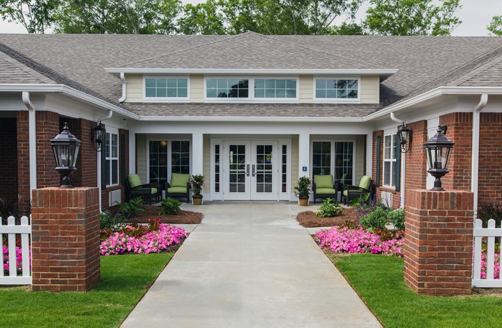 country-place-senior-living-in-greenville---memory-care-image-1
