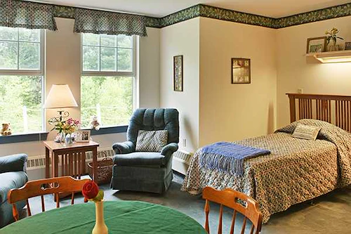 Image of Harbor Hill Center (2)