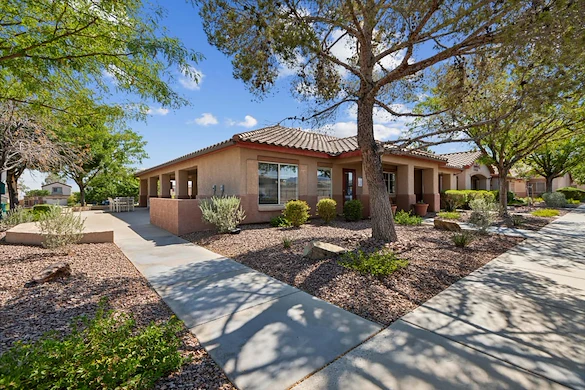 Image of Henderson Manor (1)