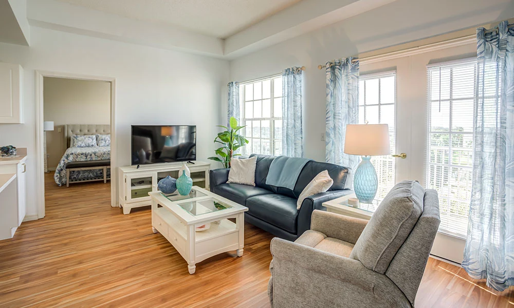 Image of Regal Palms (4)