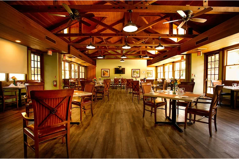 Image of Twelve Oaks Senior Living (3)