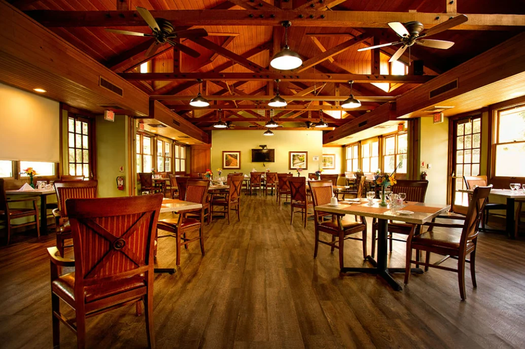 Image of Twelve Oaks Senior Living (3)