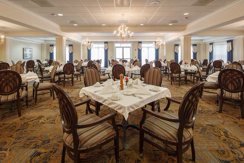 Image of OakBridge Terrace Assisted Living Residence at Magnolia Trace (8)