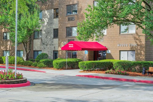 Image of Woods Edge Apartments (1)