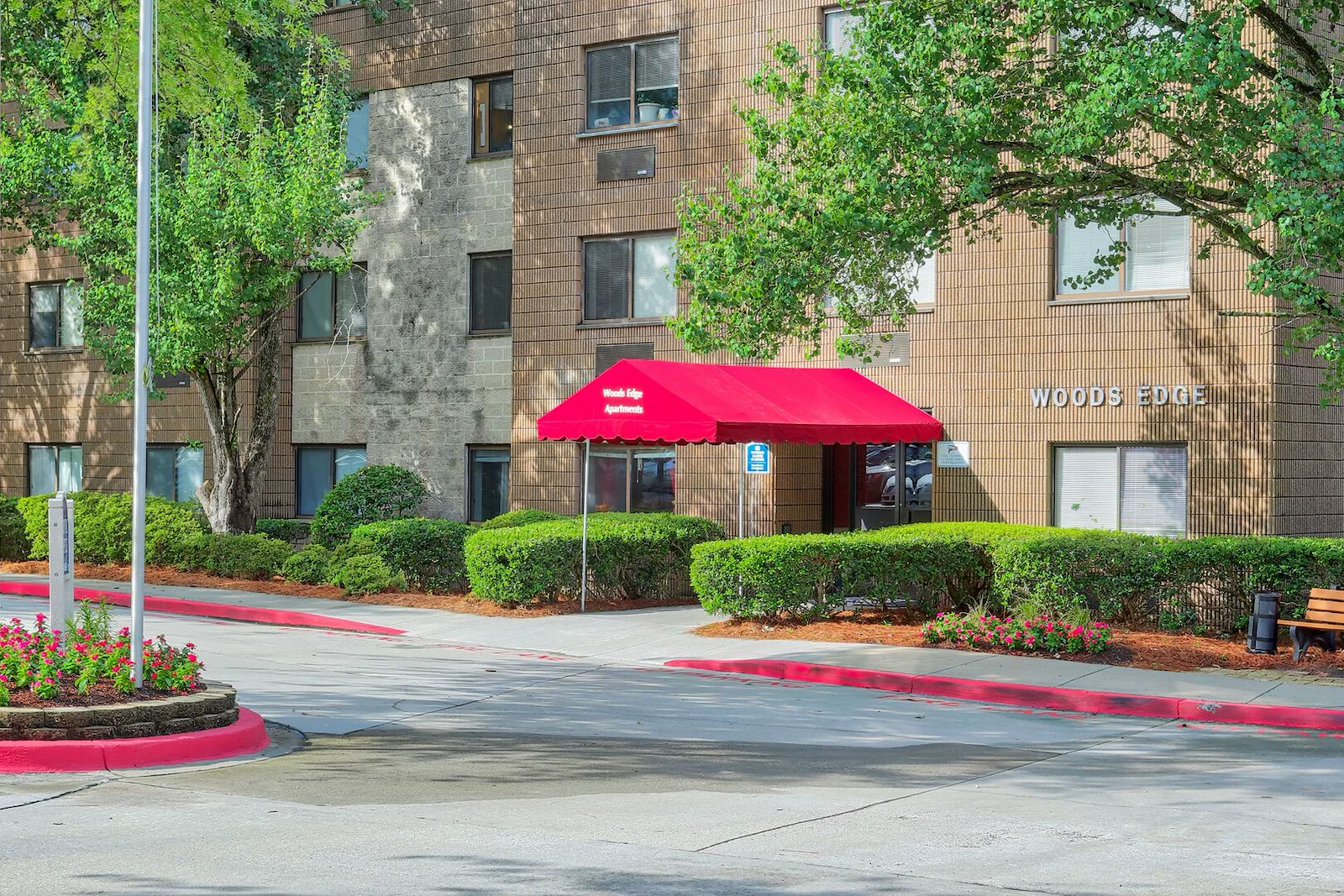 Image of Woods Edge Apartments (1)