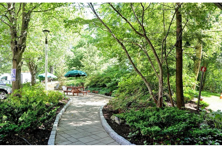 Image of Jewish Healthcare Center (7)