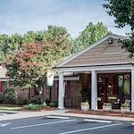 Image of White Oak Manor - Charlotte (1)