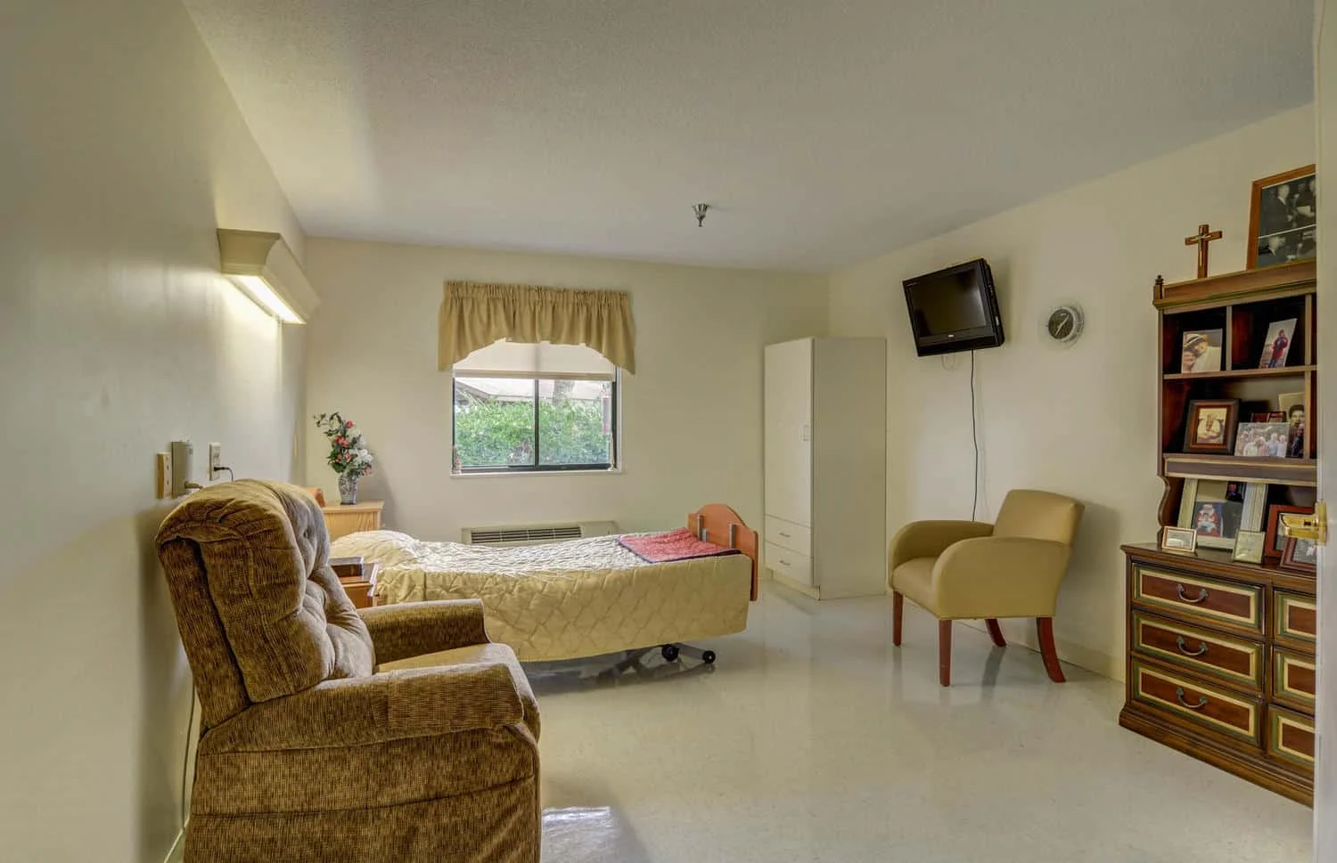 Image of Belmont Healthcare Center (8)