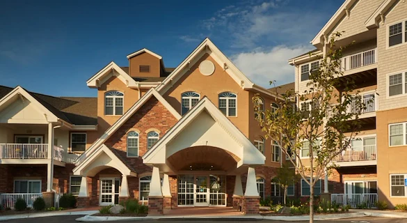 Image of Applewood Pointe of Bloomington at Valley West Cooperative (1)