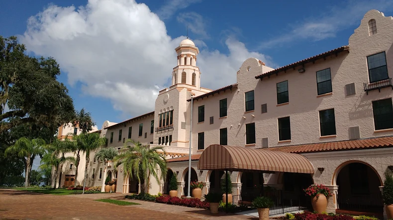 Image of Lake Gibson Village (1)