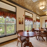 Fairview Estates Gracious Retirement Living Hawthorn Senior Independent Living in Hopkinton, Massachusetts dining room