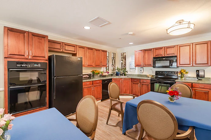 Image of Silverado Tustin Hacienda Memory Care Community (2)