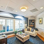 Barclay House of Tarboro senior living community offering independent living, assisted living, and memory care in Tarboro, NC, community living room