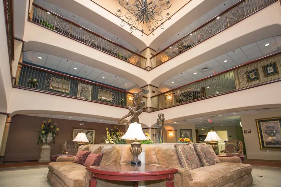 Independent living, assisted living, and memory care at Las Fuentes Resort Village in Prescott, AZ, lobby and sitting area