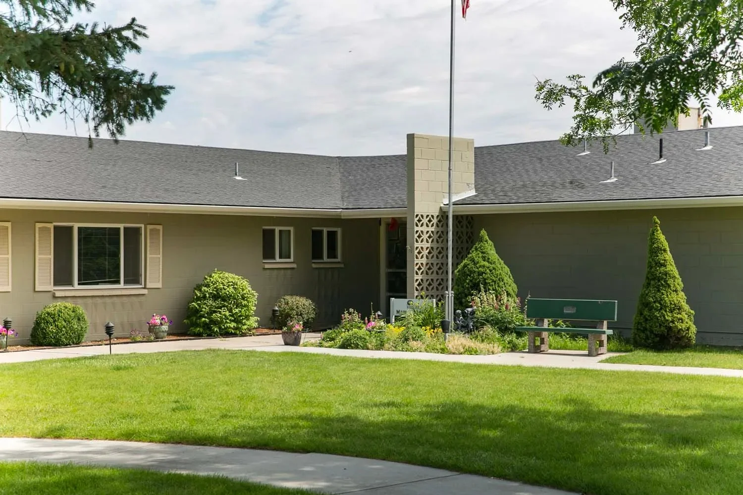 Image of River's Edge Rehabilitation & Living (1)