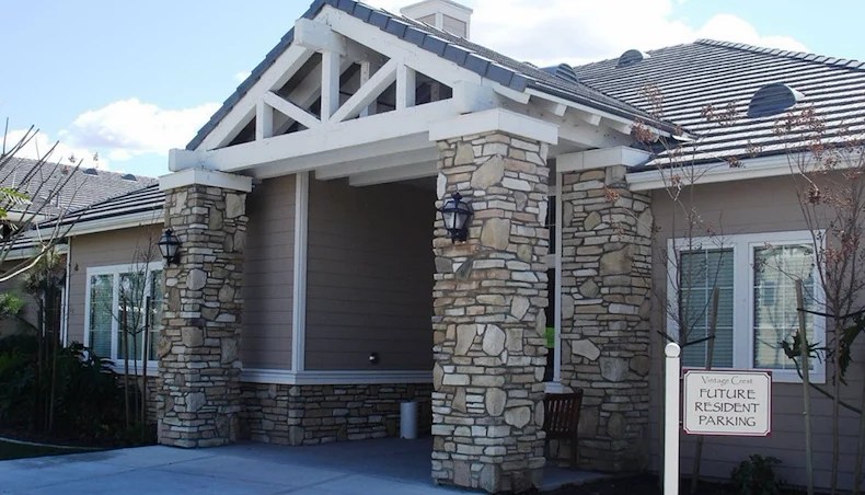 Image of Vintage Crest (1)